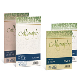 Busta calligraphy nature - 110 x 220 mm - 120 gr - verde oliva - favini - conf. 25 pezzi
